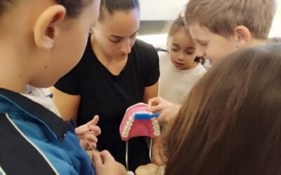 Los peques de TEAcompaño disfrutan de una jornada de salud bucodental en la Clínica Dental Doctores Murri